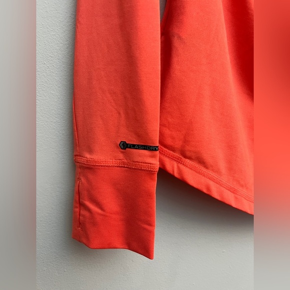 *New* The North Face 1/4 Zip Performance Flash Dry, Size Medium - Picture 4 of 4